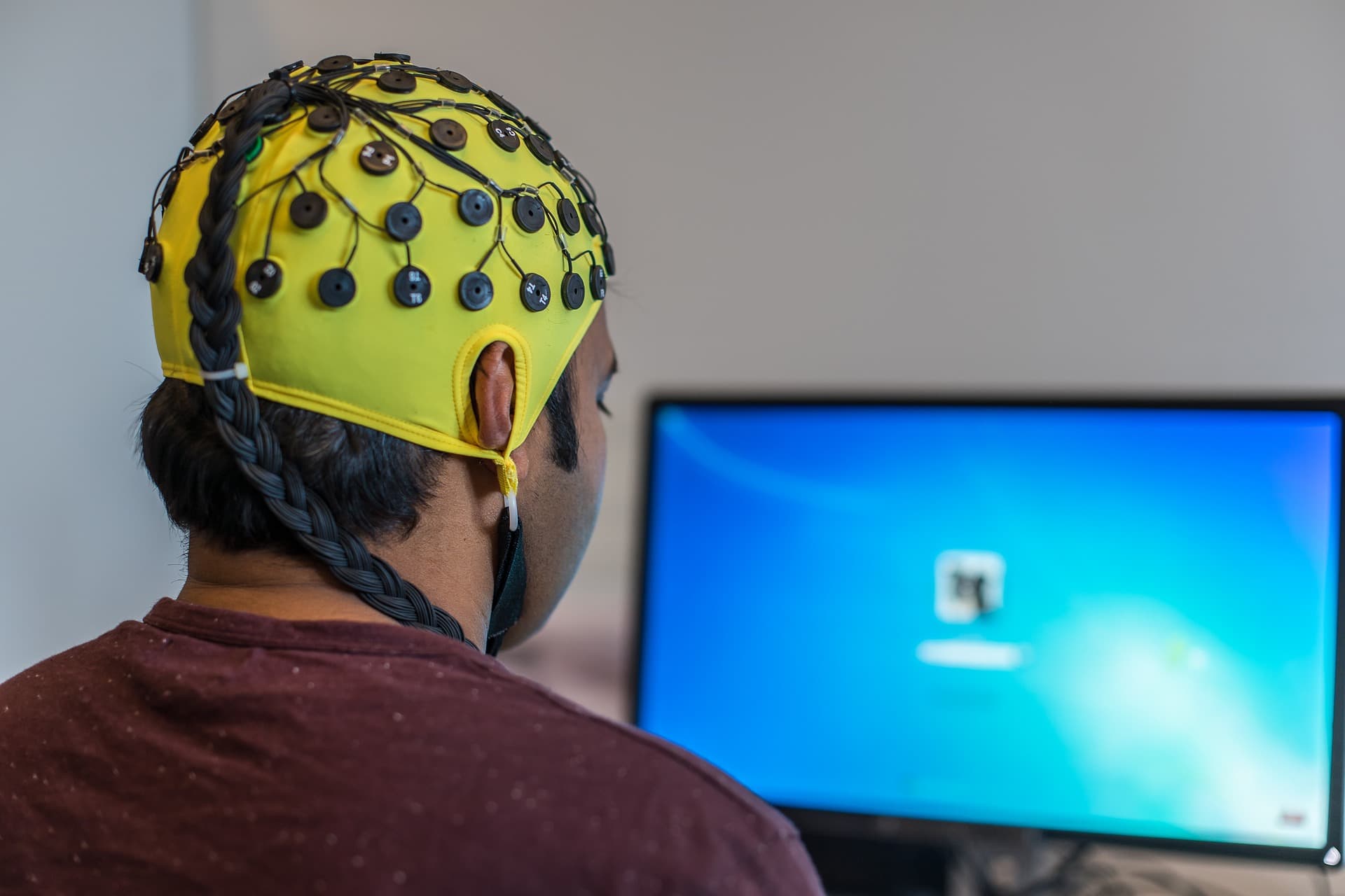 Low-Energy Neurofeedback System Low-Energy Neurofeedback System